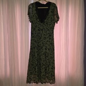 Green And Black Floral Lace Midi Dress - Brand: